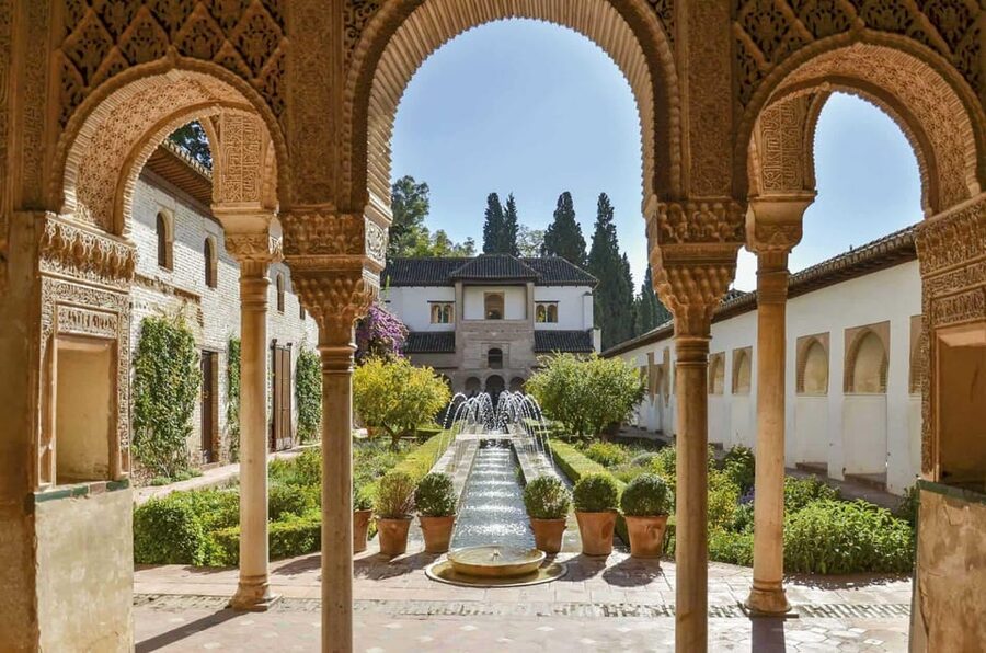Granada: Full Alhambra Premium Guided Tour with Tickets - Who This Tour Fits Best (and Who Should Rethink It)