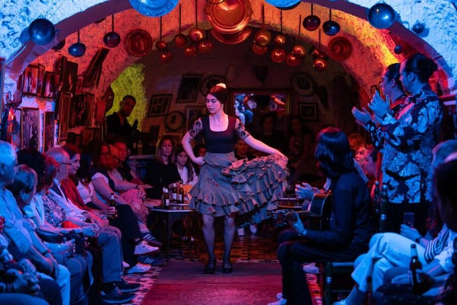 Granada: Los Amayas Cave Flamenco Show in Sacromonte - Getting There and Locking in Your Best Seat
