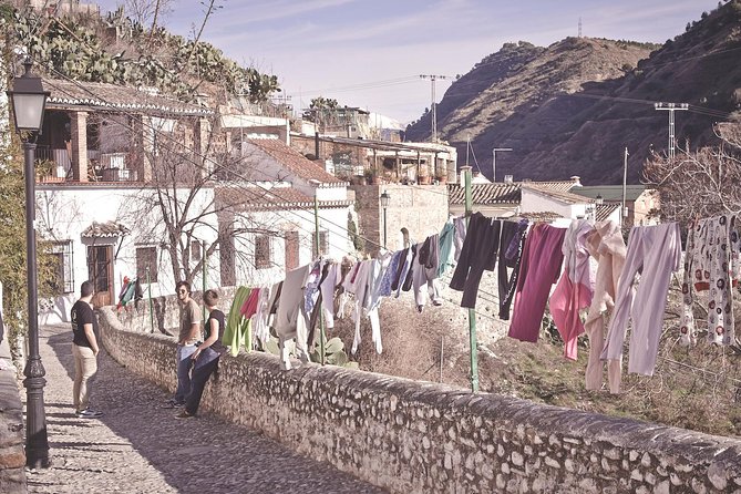 Granada's Hidden Treasures: Albayzin and Sacromonte Walking Tour - Mirador de San Nicolas: The Classic View, Explained Better