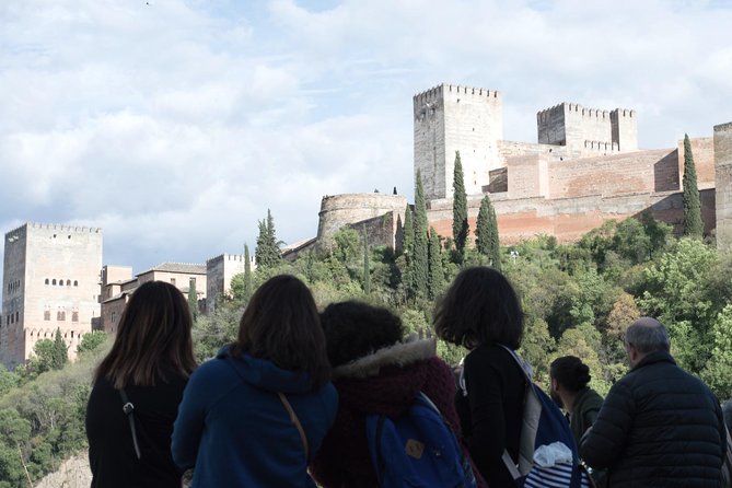 Granada's Hidden Treasures: Albayzin and Sacromonte Walking Tour - Sacromonte: Cave Houses and Flamenco Culture