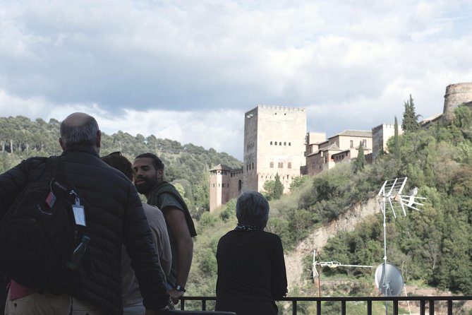 Granada's Hidden Treasures: Albayzin and Sacromonte Walking Tour - Price and Value: When This $30.23 Ticket Makes Sense