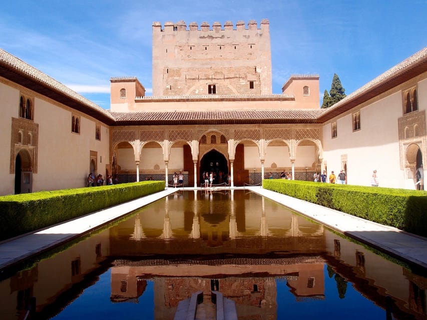Granada: Tour of Alhambra, Generalife, and Nasrid Palaces - Why this 3-hour Alhambra loop feels worth it