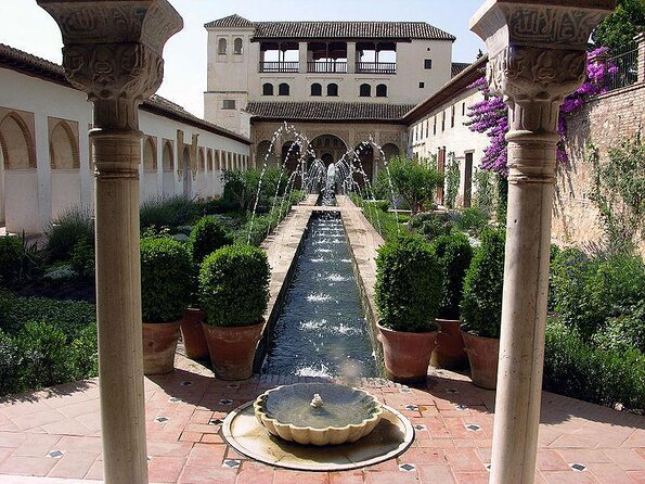 Guided tour of Alhambra and Generalife with Nasrid Palaces - Key Highlights at a Glance