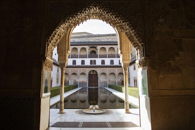Guided Walking Tour of the Alhambra in Granada - Why this Alhambra tour feels more useful than going on your own