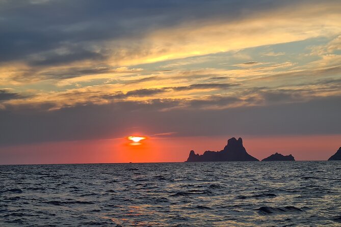 Ibiza & Formentera Private Deluxe Sailing: Full Day - S’Espalmador Between Ibiza and Formentera: SUP Boards Plus Snorkel Time