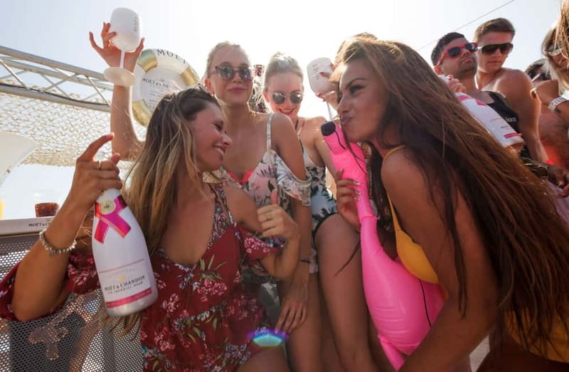 Ibiza: Half Day Pass at Ibiza Boat Club with Brunch & Drinks - Price and Value: Is $94 Fair for Drinks, Brunch, and a 6m Slide?