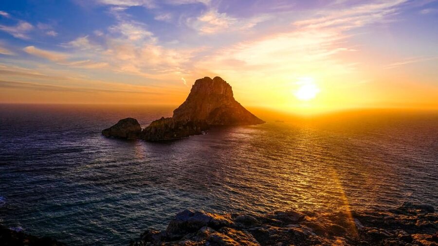 Ibiza: Midday or Sunset Sailing with Snacks and Open Bar - Who This Sailing Trip Is Best For, and Who Should Skip It