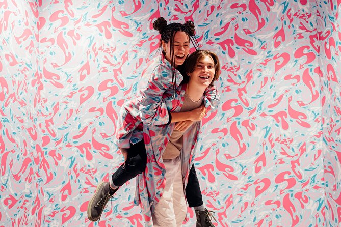 IKONO Barcelona: Immersive Experience - Photos, Souvenirs, and the Photo-Oriented Design Question