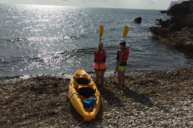 Kayak and snorkel excursion to Cova Tallada - The cave interior visit with the lantern: the moment that feels different