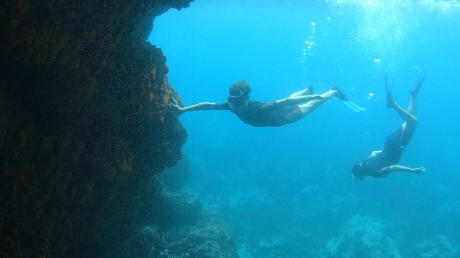 La Herradura: Cerro Gordo Natural Park Kayak & Snorkel Tour - Wetsuits, choppy days, and what to bring for comfort