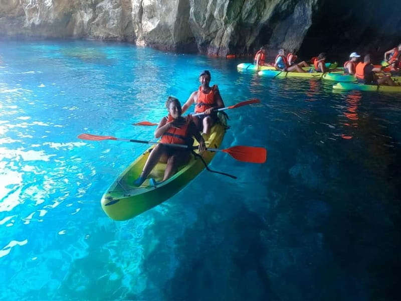 La Herradura: Kayak & Snorkel Tour Maro-Cerro Gordo Reserve - Kayak out of the bay and toward Maro-Cerro Gordo caves