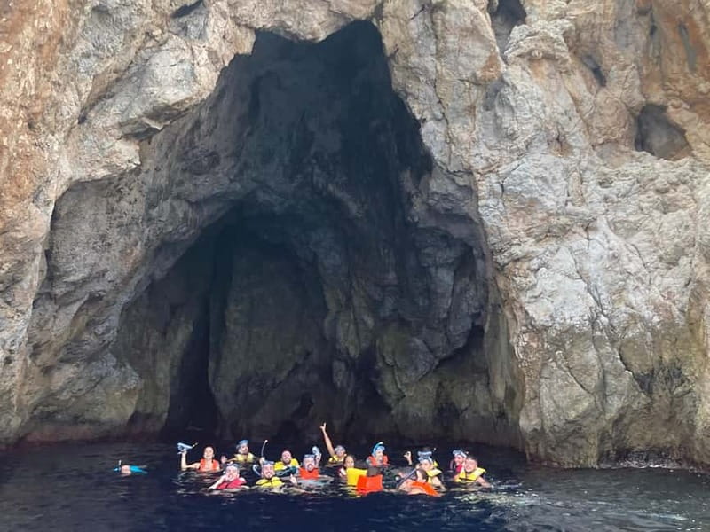 La Herradura: Kayak & Snorkel Tour Maro-Cerro Gordo Reserve - Equipment, waterproof storage, and the photo report souvenir