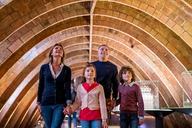 La Pedrera-Casa Mila Admission Ticket with Audioguide - Arriving at Casa Milà: entry flow, luggage help, and rules that matter