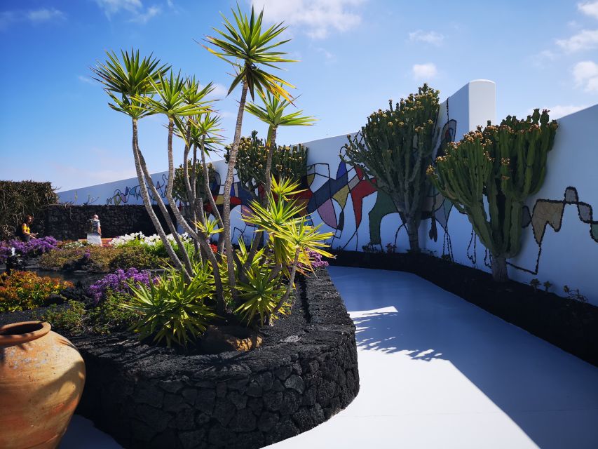 Lanzarote: César Manrique Foundation and Teguise Market - Should you book the César Manrique Foundation and Teguise Market tour?