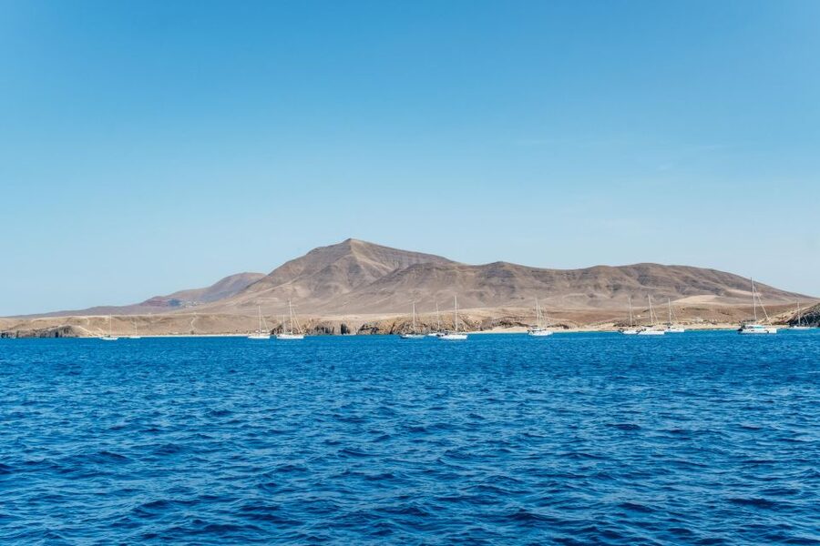 Lanzarote: Day Trip to the Papagayo Beaches by Catamaran - The Cruise to Costa de Papagayo: Volcanic Coasts, Open Water Views