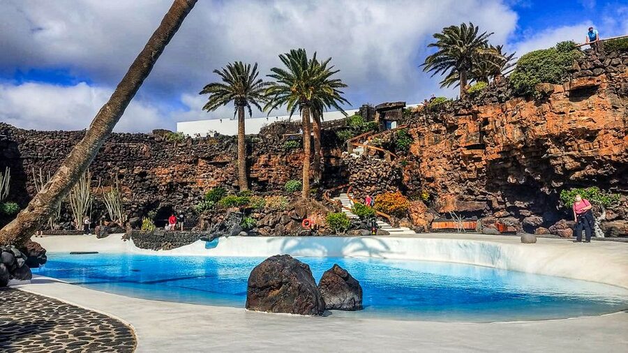 Lanzarote: Full-Day Island Highlights Tour - La Geria wine sampling and how to plan lunch in Haría