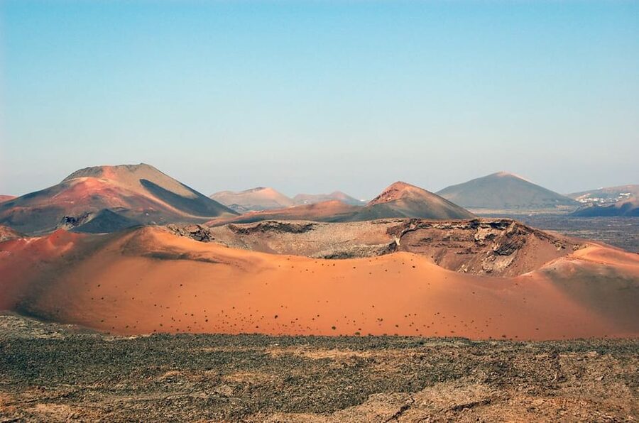 Lanzarote: Guided Day Trip to Timanfaya Park & Lago Verde - Getting There Comfortably: Pickup Zones, Coach Time, and Real Expectations