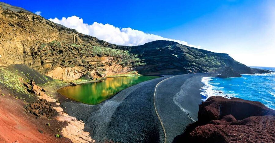 Lanzarote: Guided Day Trip to Timanfaya Park & Lago Verde - Guides and Drivers Matter Here: What to Look For