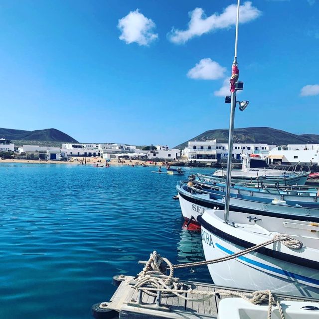 Lanzarote: Return Ferry to La Graciosa with Bus Pickup - On La Graciosa: use your freedom wisely