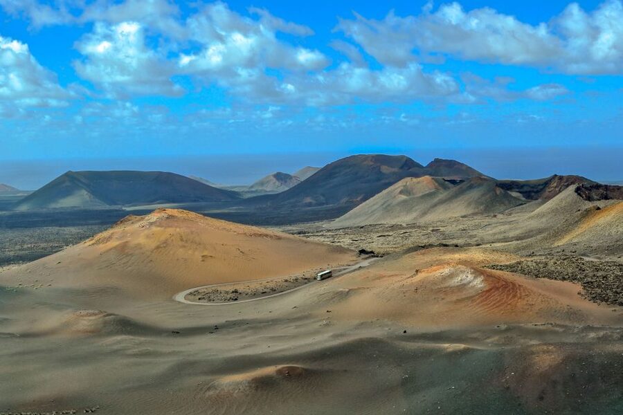 Lanzarote: Volcanos of Timanfaya and Caves Tour with Lunch - El Golfo and the green lagoon: the film-set stop that feels like a cheat code