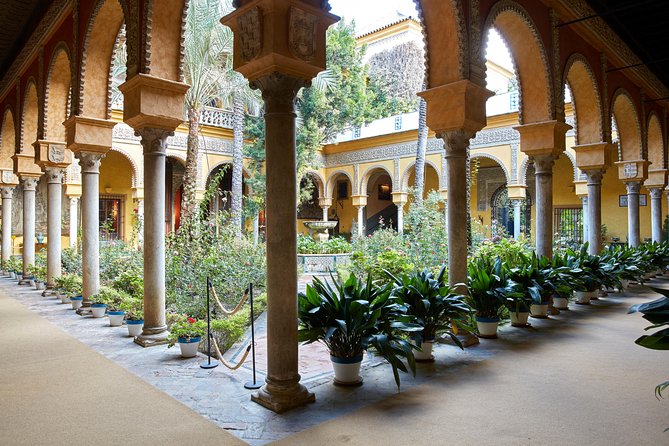"Las Dueñas" Palace ticket + Audioguide - Las Dueñas: what you are really paying for
