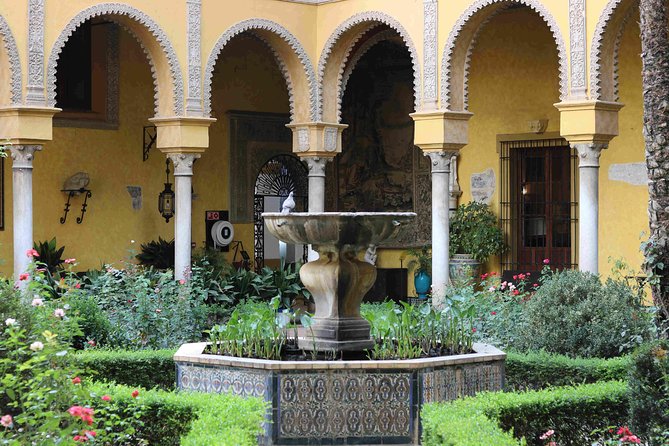 "Las Dueñas" Palace ticket + Audioguide - Stairs and accessibility: what you can still see