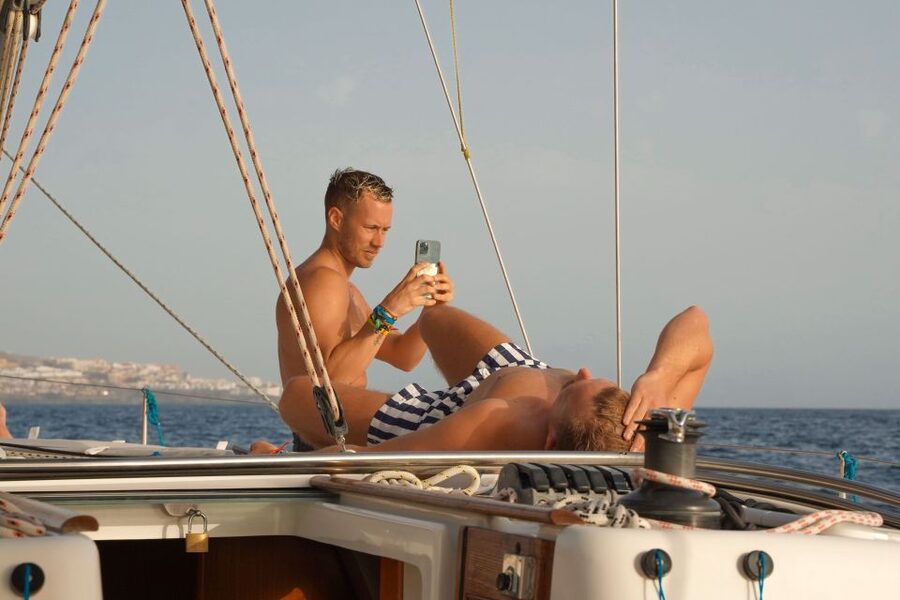 Los Gigantes: Sailing Excursion with Swimming, Drink & Tapas - Who this 3-hour sailing trip is best for
