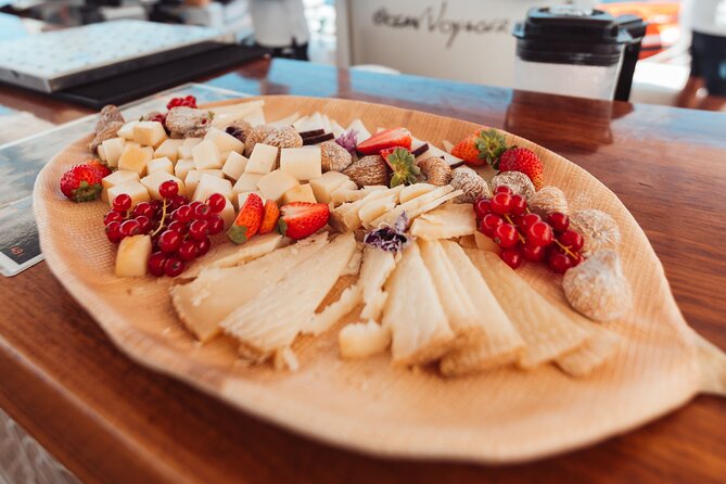 Luxury Catamaran Cruise with Brunch and Unlimited Drinks - Brunch with 100% Canarian ingredients, plus how to plan for timing
