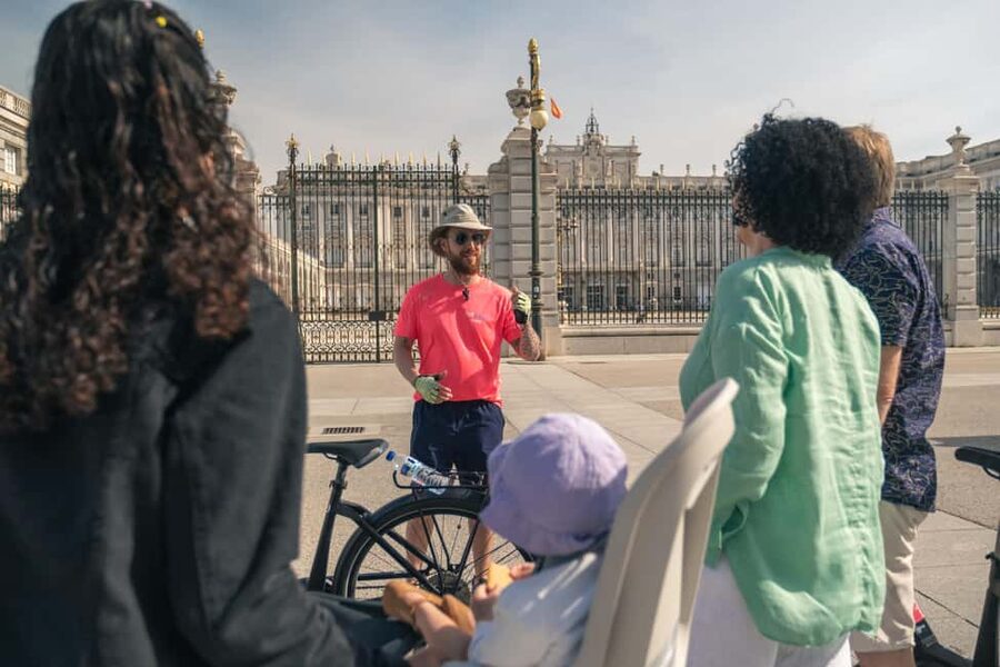 Madrid: 3 h. Guided Highlights Bike Tour with Optional Tapas - CaixaForum’s Vertical Garden: A Modern Break That’s Worth the Photo Stop