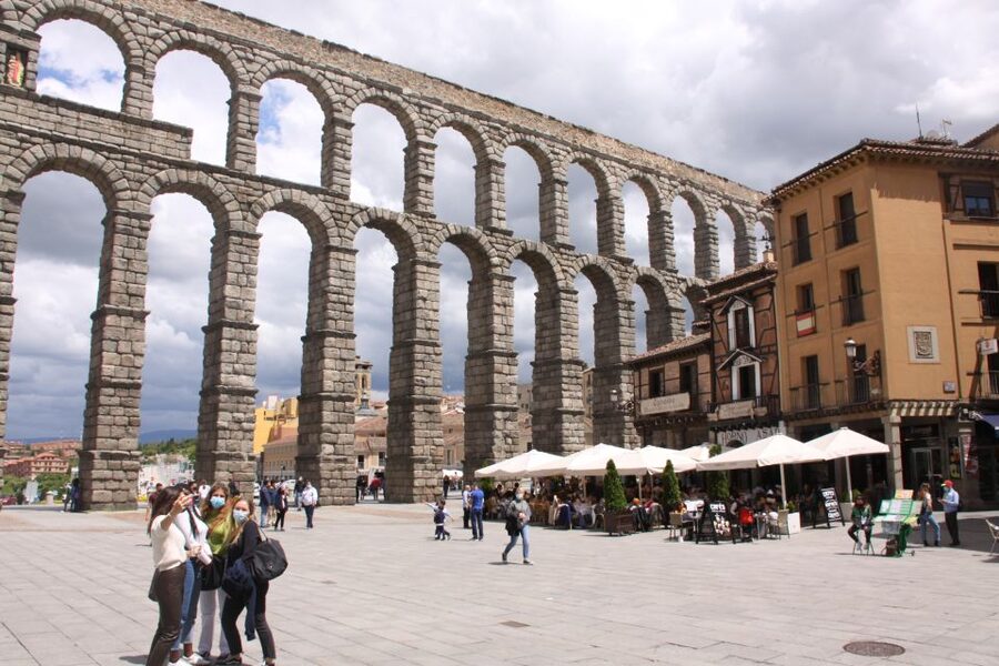 Madrid: Avila and Segovia Day Trip with Tickets to Monuments - Avila Walls and Basilica de San Vicente, Romanesque at Ground Level