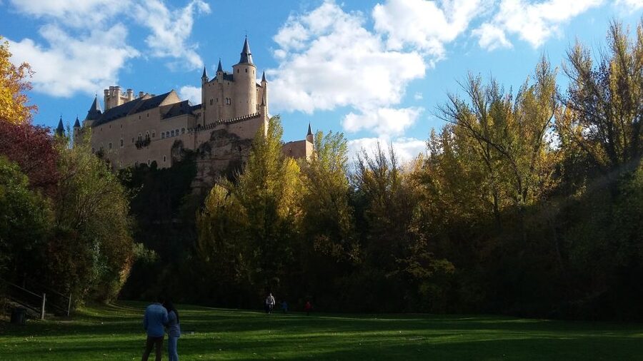 Madrid: Avila and Segovia Day Trip with Tickets to Monuments - Aperitif Break in Avila, and How to Use Your Free Time