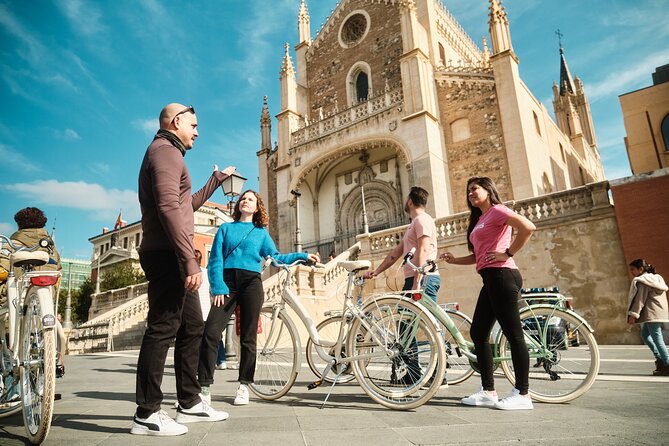 Madrid: City Highlights Guided Vintage Bike Tour - Key points that make this tour worth your time