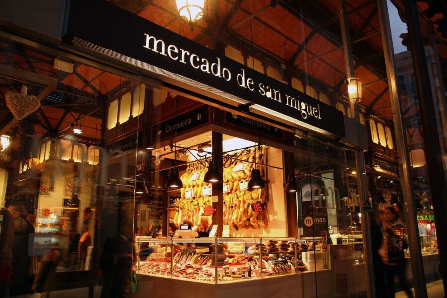 Madrid: City Highlights Guided Walking Tour - Almudena Cathedral and the Royal Palace exterior: what to look for