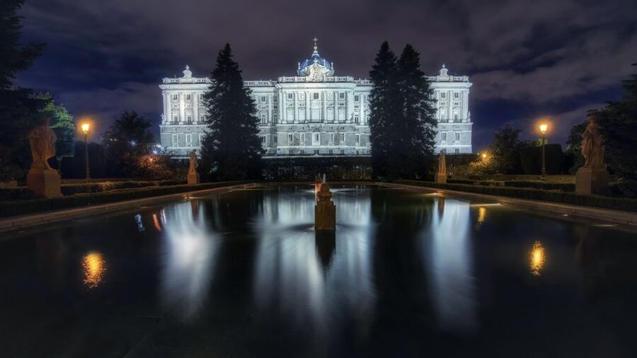 Madrid: City Highlights Guided Walking Tour - Calle Mayor’s cobblestones and a 15th-century feeling