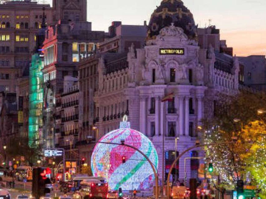 Madrid: City Highlights Tuk Tuk Tour - Puerta de Alcalá and Paseo del Prado: the grand boulevard stretch