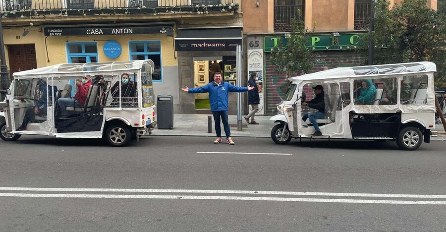 Madrid: City Highlights Tuk Tuk Tour - The starting point that makes the tour feel easy: Los Jerónimos pickup