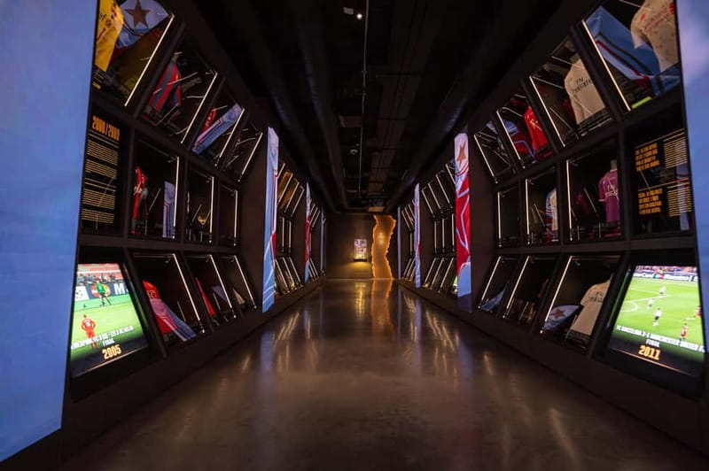 Madrid: Entry Ticket to Legends The Home of Football Museum - Staff help and crowd flow when the energy spikes