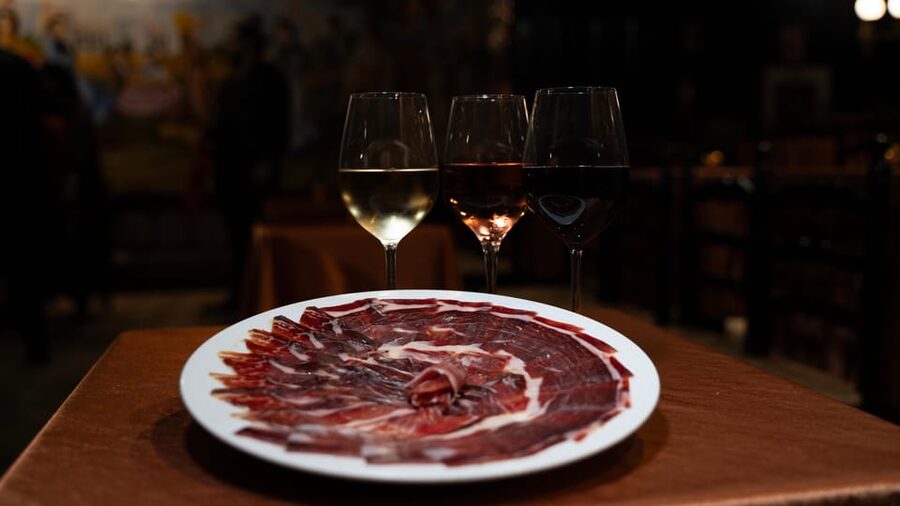 Madrid: Flamenco Show&Drink at Tablao 1911 (World's Oldest) - Price reality: does $46 feel fair?
