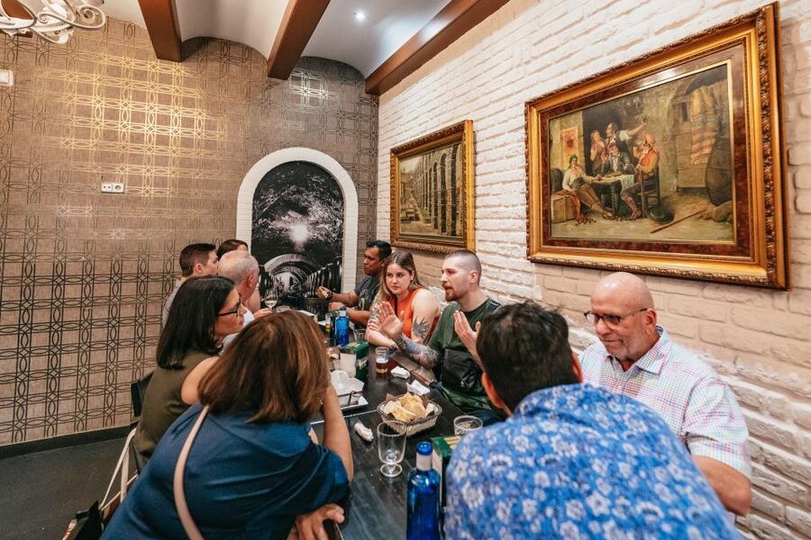 Madrid: Food & Wine Tour with 10 Tapas & 4 Drinks Included - How Much Walking Is Actually Involved