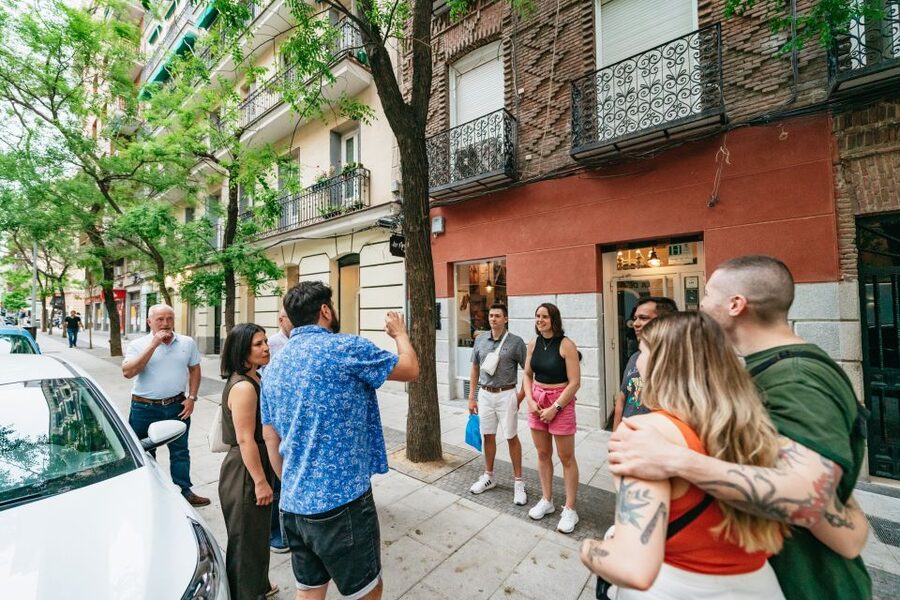 Madrid: Food & Wine Tour with 10 Tapas & 4 Drinks Included - Stop 3: A Contemporary Slow-Food Tavern and the Tortilla Moment
