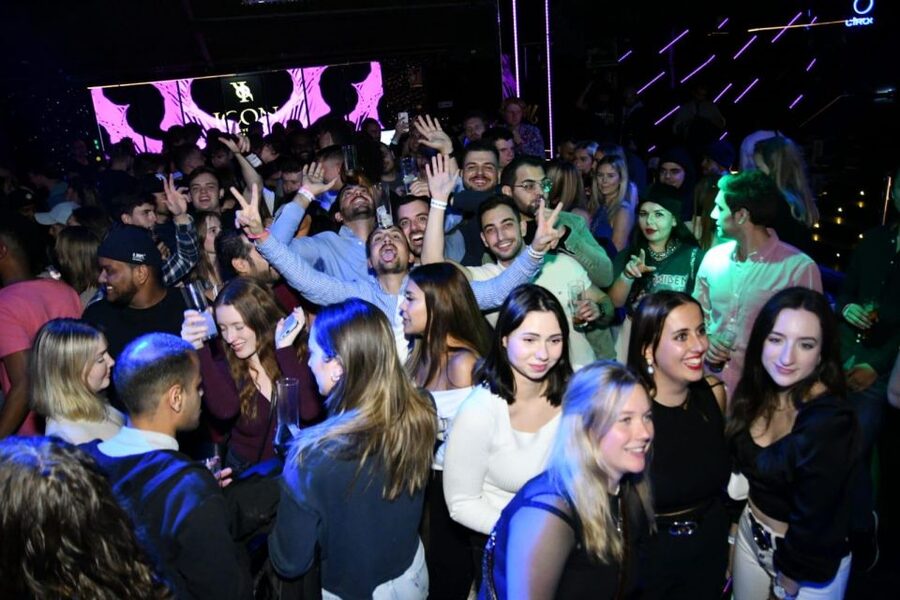 Madrid: Guided Pub Crawl Madrid Experience and Club Entry - FAQ