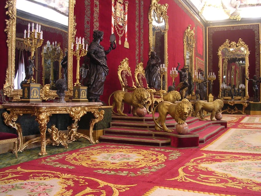 Madrid: Guided Tour of the Royal Palace with Fast Access - Headphones on a busy palace day: a small feature with big comfort
