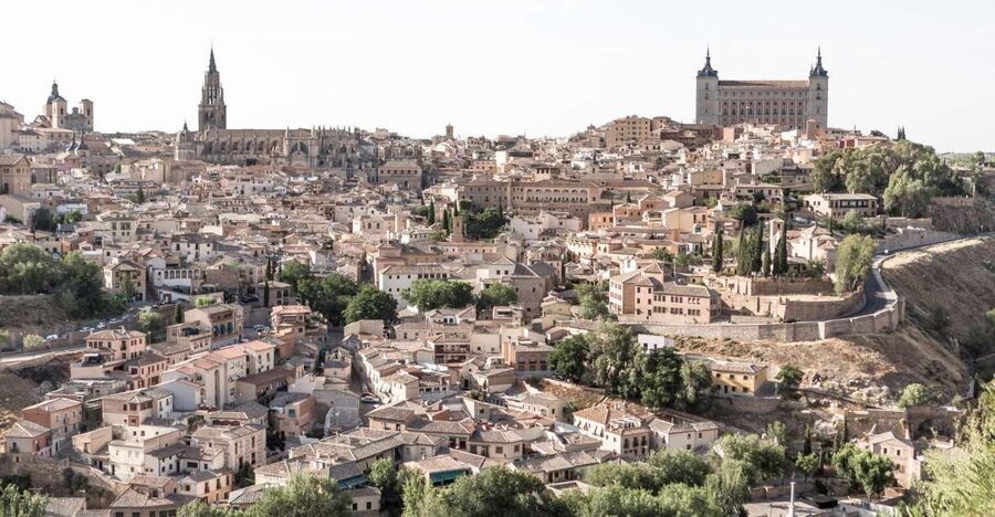 Madrid: Guided Tour of Toledo with Cathedral Visit - Your guide on the ground: what the best ones do