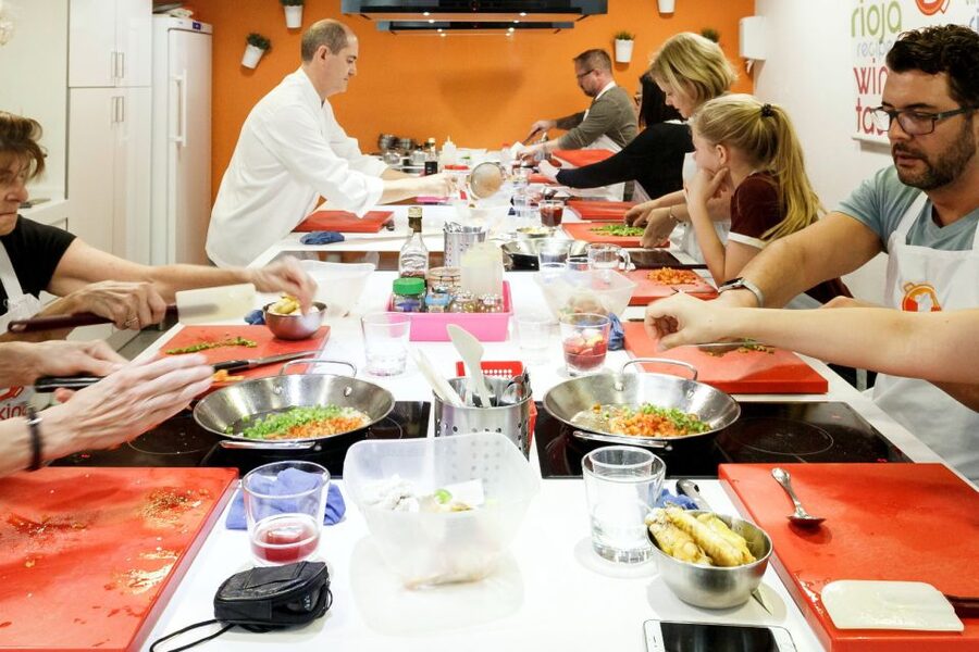 Madrid: Half-Day Spanish Cooking Class - Paella, gazpacho, and sangria: cooking a full Spanish lunch