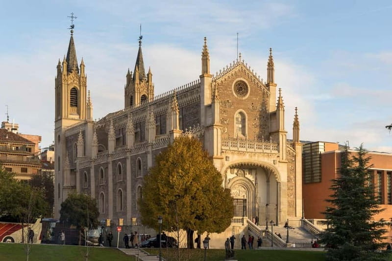 Madrid: Highlights City Tour by Electric Tuk Tuk - What you should expect in the tuk-tuk experience