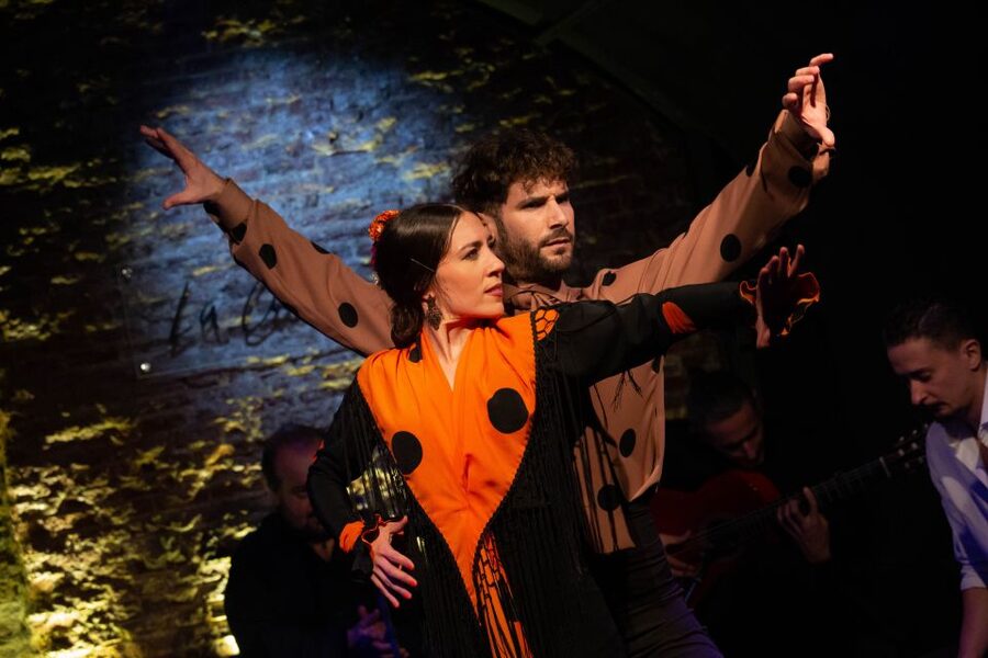 Madrid: La Cueva de Lola Flamenco Show Tickets with Drink - Practical timing tips for a smooth night