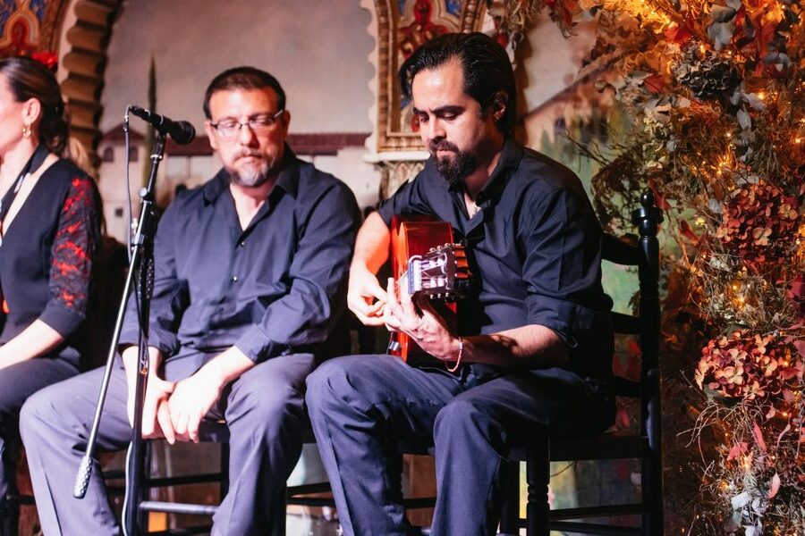 Madrid: Live Flamenco Show with Food and Drinks Options - Seating and timing tips that make the night easier