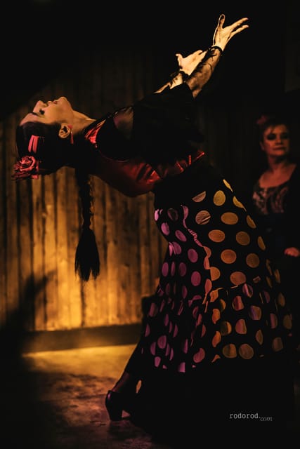 Madrid: Local Flamenco Show at El Cortijo - El Cortijo’s flamenco night is about closeness, not scale