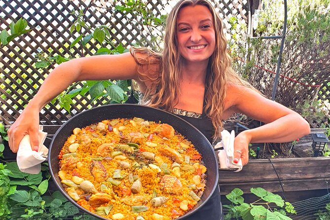 Madrid: Paella & Sangria Classes- Seafood, Chicken & Vegan option - Meeting in Centro: Where the Class Starts in Madrid