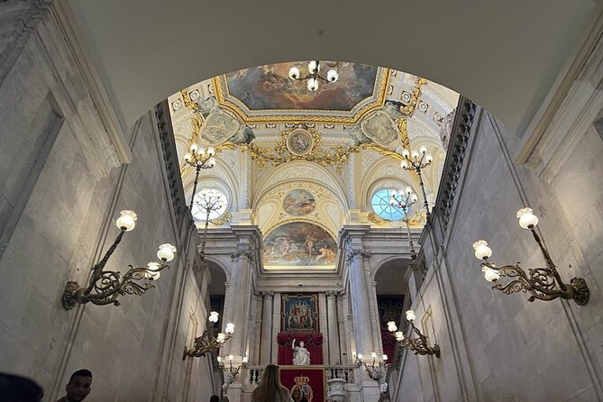 Madrid: Royal Palace Guided Tour with Skip the Line Ticket - Who should book this Royal Palace guided tour, and who should pass